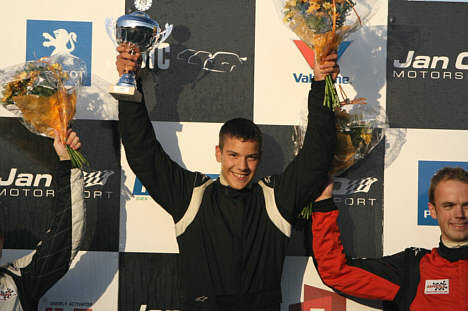 En glad og stolt Dennis Lind – NEZ-mester 2008.